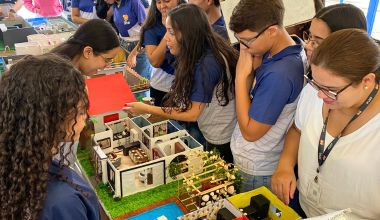 Estudantes do Ensino Médio+ constroem maquetes inspiradas em movimentos artísticos e arquitetônicos